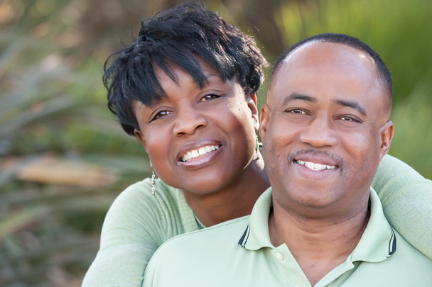 Affectueux couple afro-américain
 - Photo, image