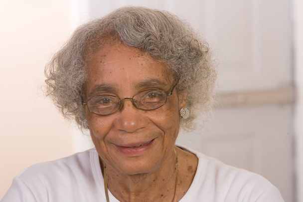 aposentado afro-americano mulher
 - Foto, Imagem