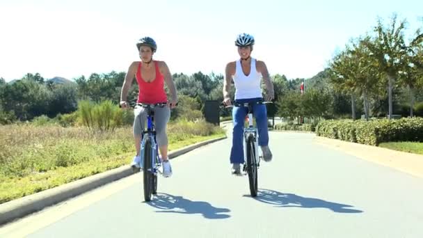 Amici Donne Ciclismo Divertimento Insieme
 - Filmati, video