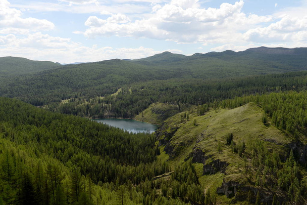  Uchkole Mountain Lake on the Ulagan Plateau in the Altai Republic - Foto, Imagem
