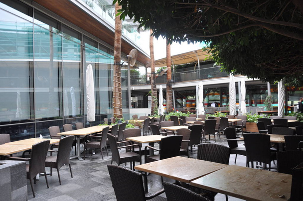 The beautiful Columbia Plaza Restaurant Limassol in Cyprus - Foto, imagen
