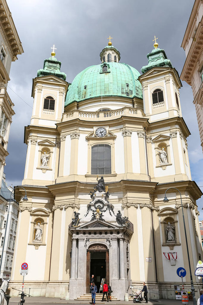 VIENNA, AUSTRIA - AUGUST 26, 2018: St Peter Church, Peterskirche in Vienna City, Austria - Fotó, kép