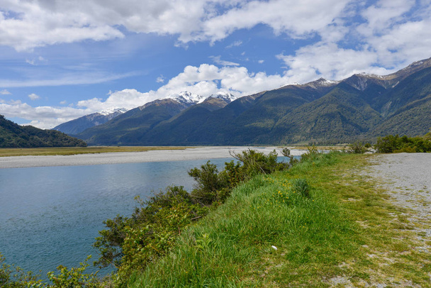 Θέα στο βουνό του Pass του Arthur στη Νέα Ζηλανδία - Φωτογραφία, εικόνα