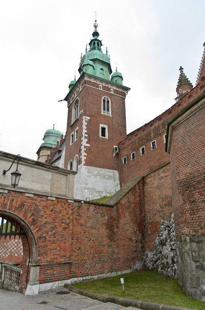 Krakau, Polen - 4. Januar 2013: Kathedrale der Heiligen Stanislav und Wenzel - Foto, Bild
