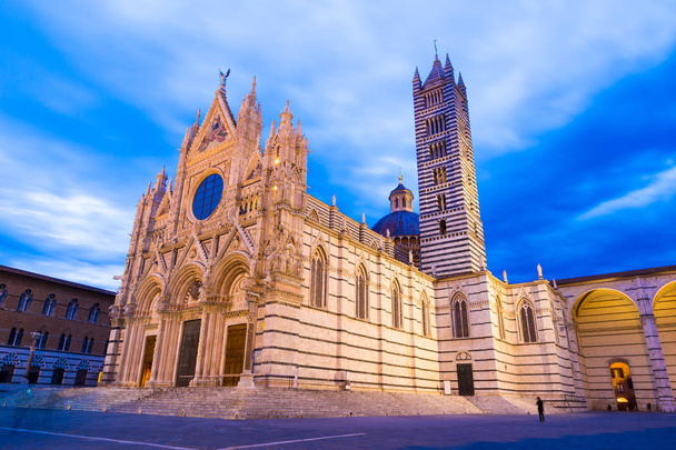Kathedraal van Siena (Italiaans: Duomo di Siena) (1348) is een middeleeuwse kerk in Siena, Italië - Foto, afbeelding