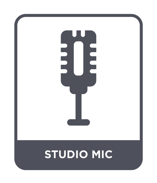 icona microfono studio in stile di design alla moda. icona microfono studio isolato su sfondo bianco. studio mic icona vettoriale semplice e moderno simbolo piatto
. - Vettoriali, immagini