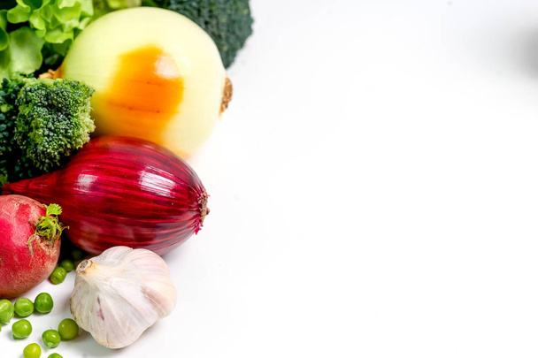 a fresh group of vegetables on white background - Foto, imagen
