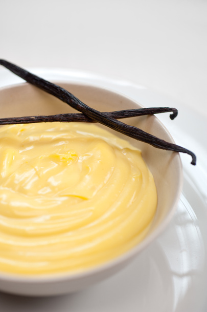tohum sopalarla bir krem vanilya kremalı pasta - Fotoğraf, Görsel
