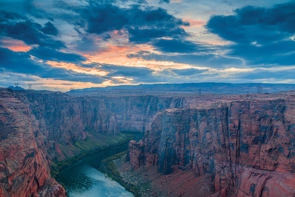 Vue sur le fleuve Colorado au coucher du soleil.Page.Arizona.USA
 - Photo, image