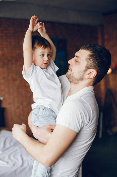 Father with little son - Foto, afbeelding
