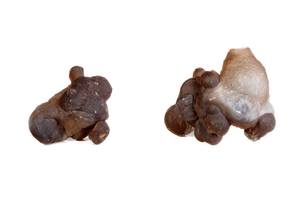 Makro-Mineralstein Chalcedon, Chalcedon-Estrich auf weißem Hintergrund Nahaufnahme - Foto, Bild
