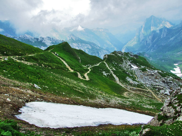 Peyzaj ve çevre Alpstein dağ silsilesi - Canton St. Gallen, İsviçre - Fotoğraf, Görsel