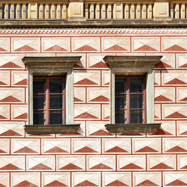 Okna w budynku dawnej. Old Prague, 2018.  - Zdjęcie, obraz