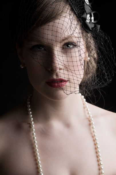 Pretty Model in Veil and Pearls - Foto, imagen