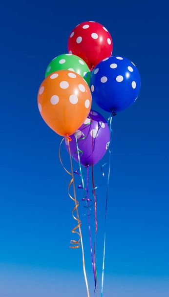 balloons against the blue sky - Zdjęcie, obraz