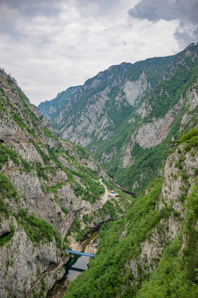 Picturesque canyon of river Piva near dam Mratine - Photo, image