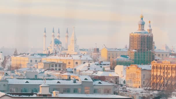 Pohled na Kazaň hlavní atrakci - centrální mešita. Rekonstrukce kostela - Záběry, video