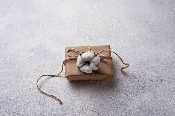 Gift box in craft paper deciration with cotton flower - Zdjęcie, obraz
