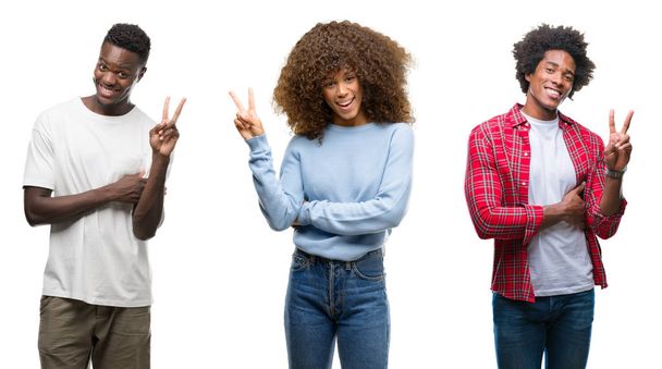 Collage van Afrikaanse Amerikaanse groep mensen over geïsoleerde achtergrond glimlachend met blij gezicht winking op de camera doen overwinning teken. Nummer twee. - Foto, afbeelding