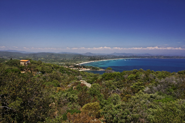 Cap Camarat, Ramatuelle près de St-Tropez avec plage de Pampelonne sur la Côte d'Azur, Sud de la France, Europe
 - Photo, image