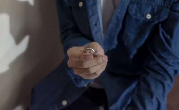 結婚指輪と愛の物語 - 写真・画像