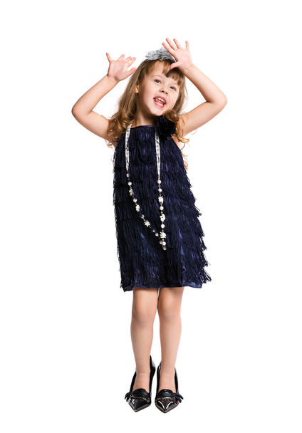 Kleines Mädchen im Retro-Kleid tanzt - Foto, Bild