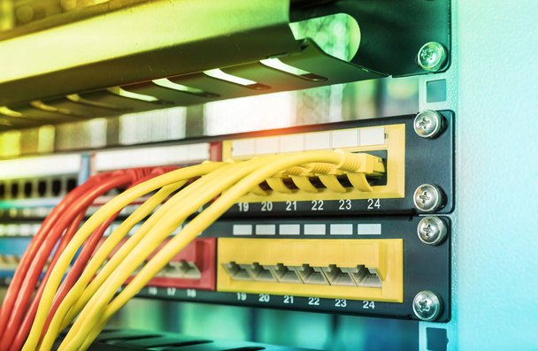 Ethernet-kábel a hálózati kapcsolók háttér - Fotó, kép