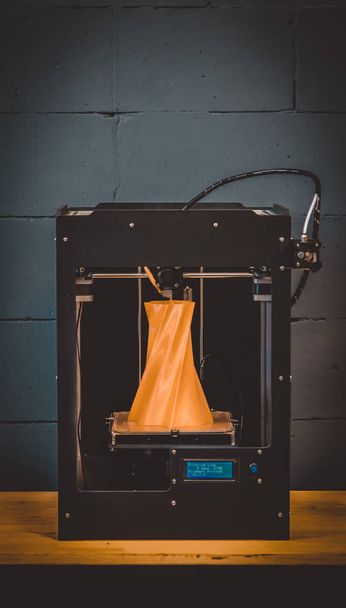 3D printer working close up. Automatic three dimensional 3d prin - Foto, Imagem
