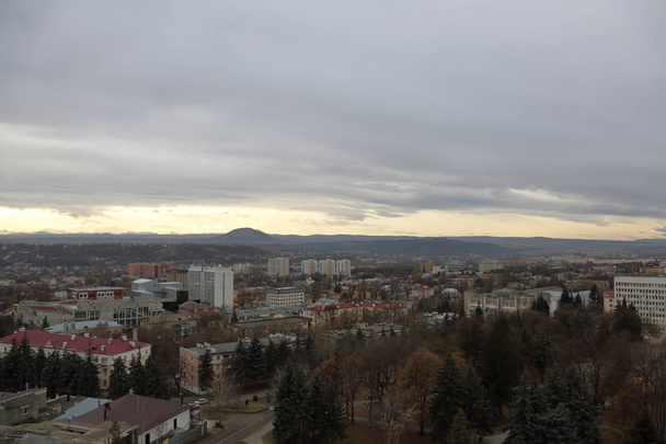Malowniczy krajobraz Pyatigorsk. Ośrodek miasta w regionie Stavropol Federacji Rosyjskiej - Zdjęcie, obraz