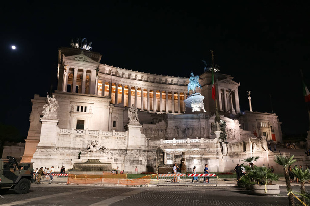 Алтарь Отечества в Риме, Италия
 - Фото, изображение