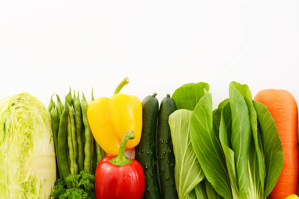 新鮮な白い背景の上野菜 - 写真・画像
