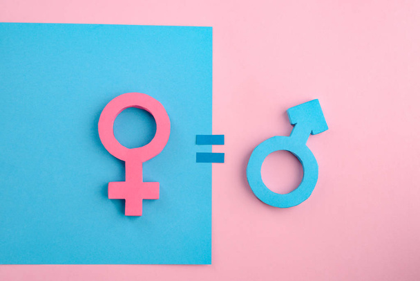 Equality between men and women - Zdjęcie, obraz
