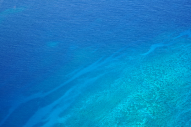 прекрасний вид з Мальдівських островів, з гідролітаку  - Фото, зображення