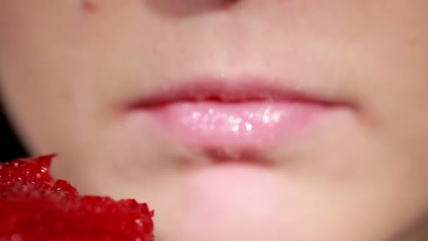 Beautiful pink lips with strawberry - Footage, Video