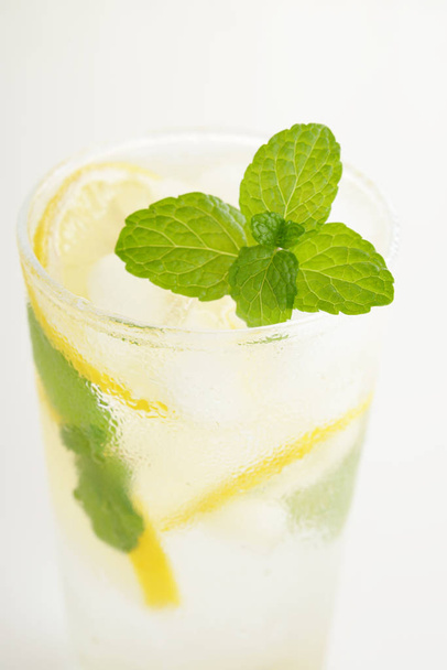 A glass of lemonade - Foto, Bild