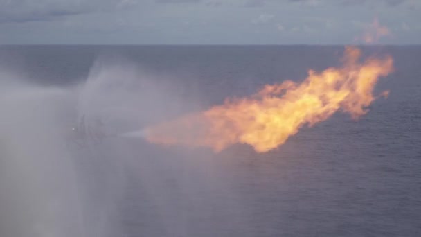 よくテスト (フレア) 石油とガスの掘削リグの操作 - 映像、動画