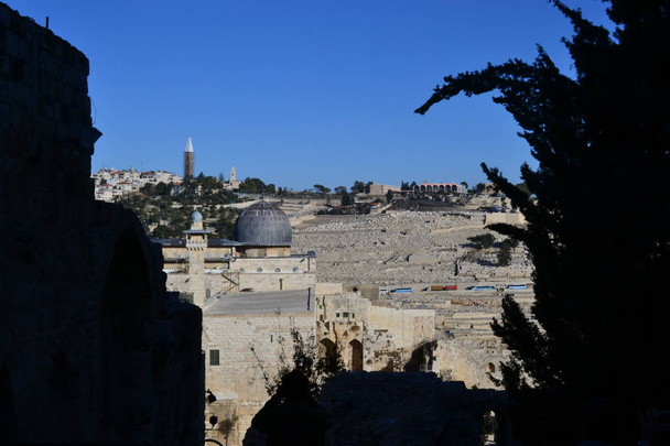 Al-Aqsamoskee in Jeruzalem op de bovenkant van de Tempelberg op een zonnige dag, Israël - Foto, afbeelding
