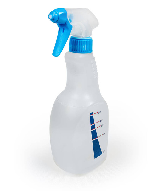 Бытовая пластиковая аэрозольная бутылка с весами для определения концентрации раствора на светлом фоне
 - Фото, изображение