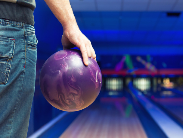 Man with bowling ball - Foto, imagen