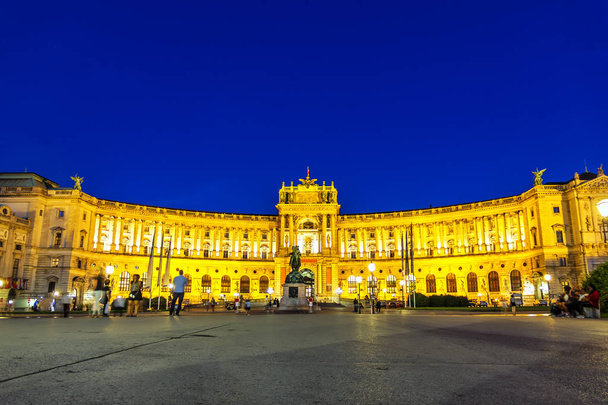 Όμορφο παλάτι Hofburg, προβολή twilight, Βιέννη, Αυστρία - Φωτογραφία, εικόνα