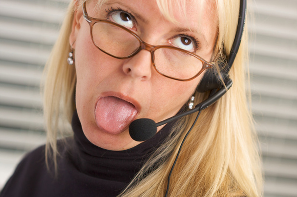 telefon kafa ile sıkılmış iş kadını - Fotoğraf, Görsel
