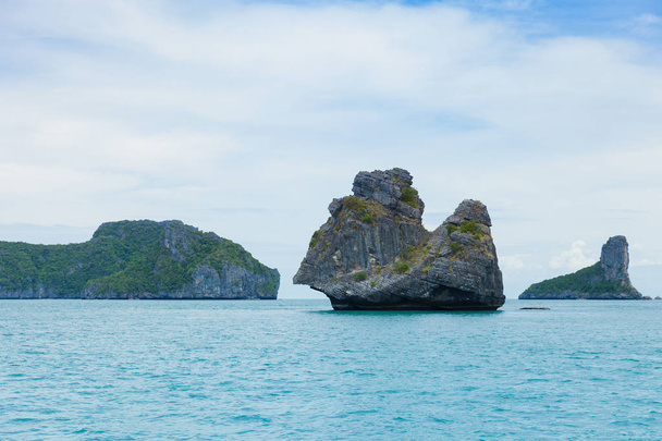 Vue des îles depuis le parc marin national d'Ang Thong, Thaïlande
 - Photo, image