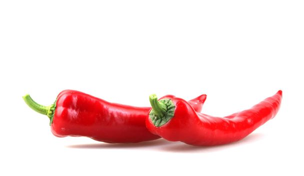 Közelkép Red Chili Pepper ellen fehér háttér - Fotó, kép