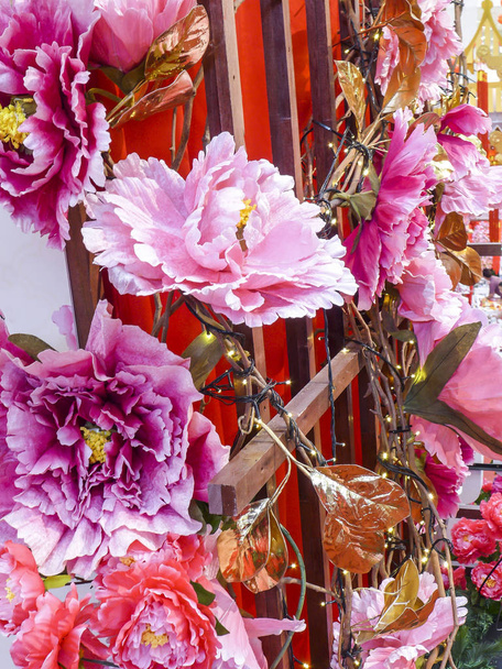  Ano novo chinês com grande exibição de decorações. Ornamento festivo
 - Foto, Imagem