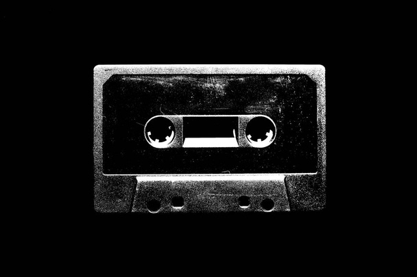 Ilustración de cassette de audio sobre fondo negro para diseño
 - Foto, imagen