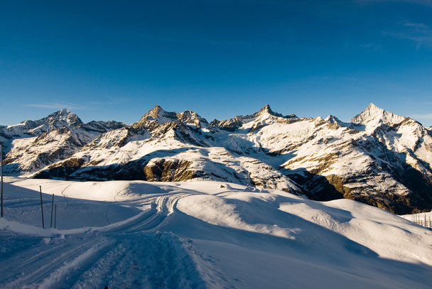 winter trail te riffelberg - Foto, afbeelding