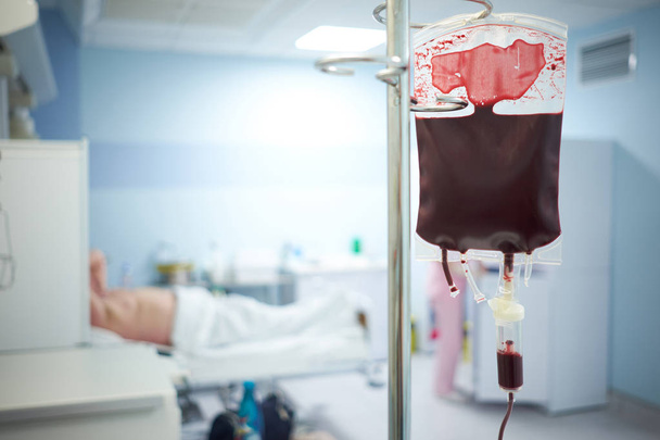 blood transfusion in icu - Foto, immagini