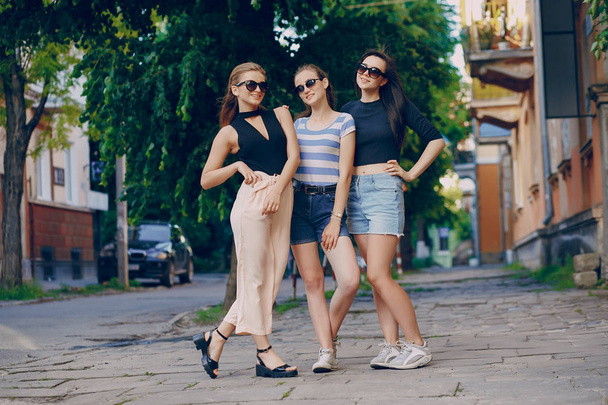 girls n the town - Photo, image