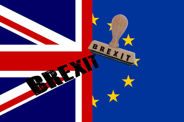 Brexit liter na znaczku z europa flaga i Flaga Wielkiej Brytanii jako tło - Zdjęcie, obraz