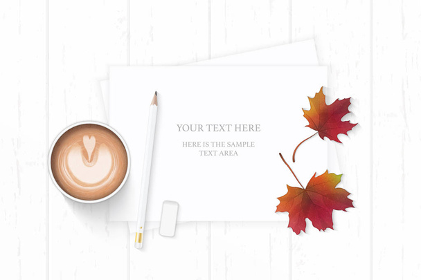 flache Lay Draufsicht elegantes weißes Kompositionspapier Radiergummi Herbst Ahornblatt und Kaffee auf Holzhintergrund. - Vektor, Bild
